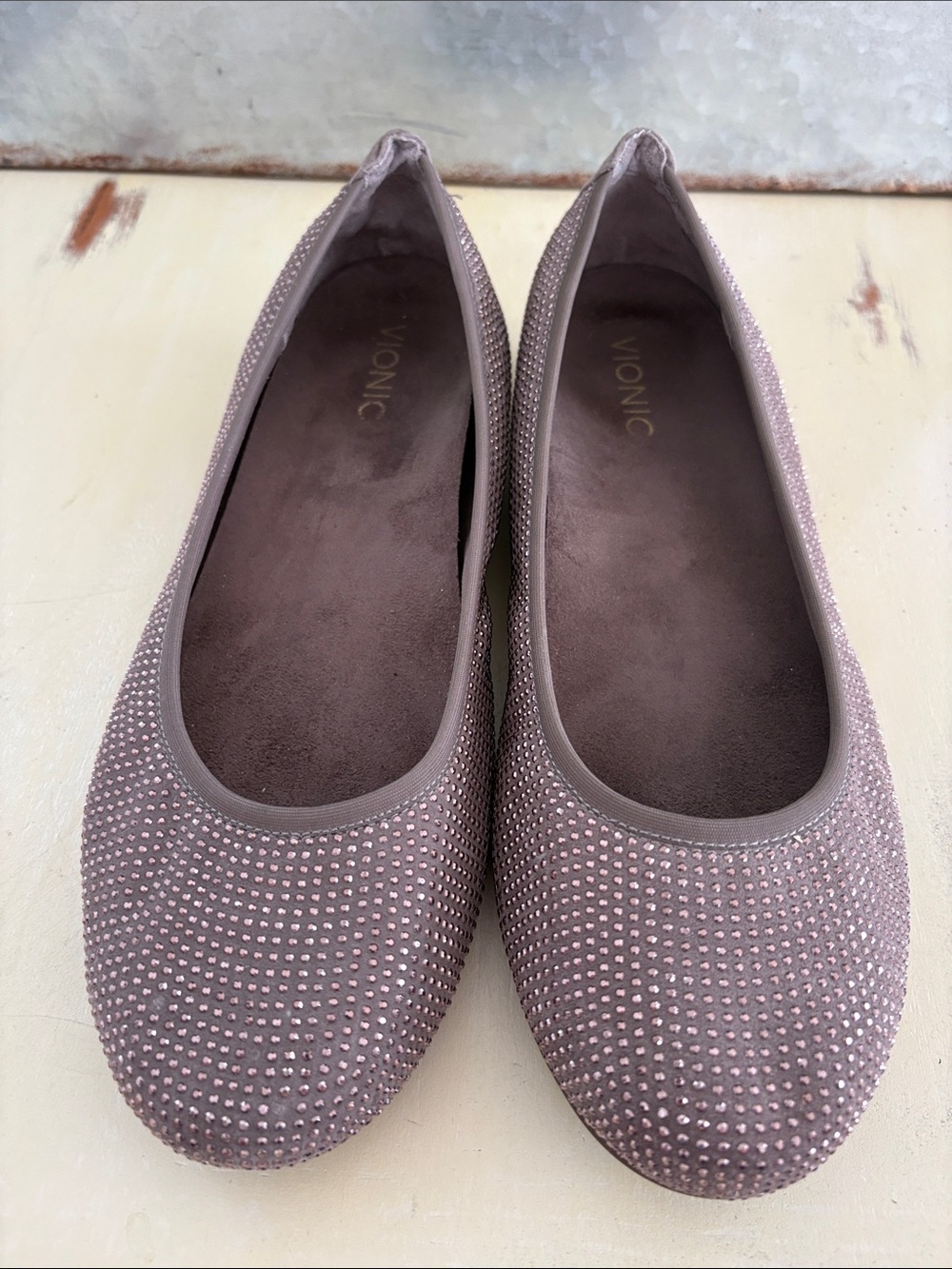 Vionic Spark 359 Willow Taupe Women’s Sz 10 Ballet Flat Bronze Studded Shoes